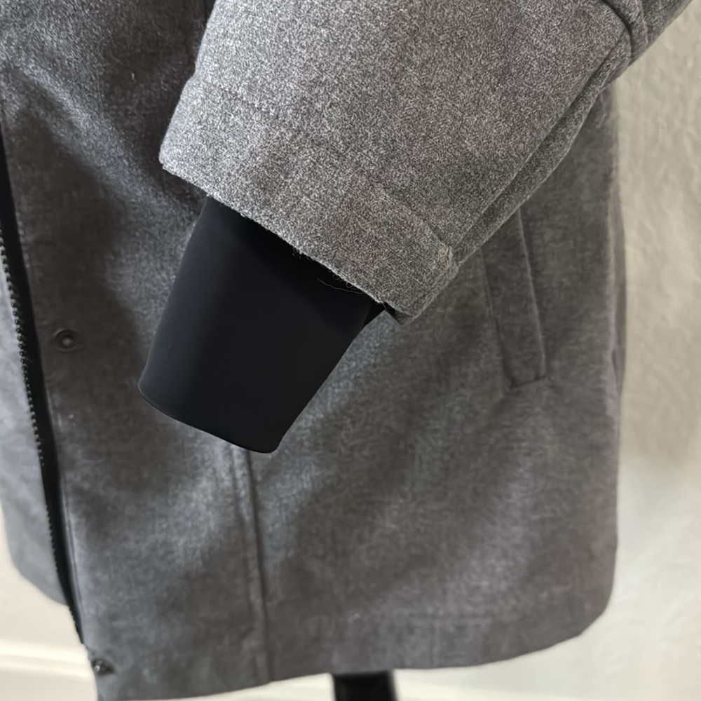 Liz Claiborne woman’s gray coat size medium - Picture 6 of 9
